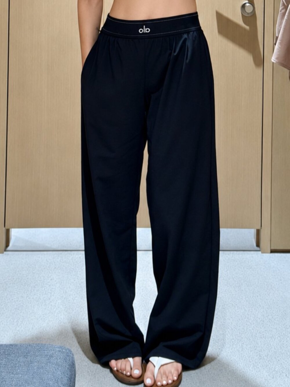 😊Women's Black ALO Yoga High Waist Straight Leg Suit Up Pants 🖤 NWT (30-inch)
